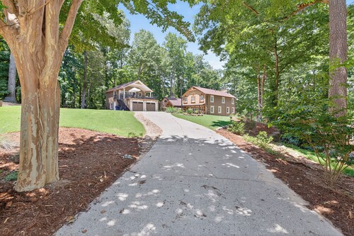 Lake Escape with Largest 2-Story Dock on Lanier