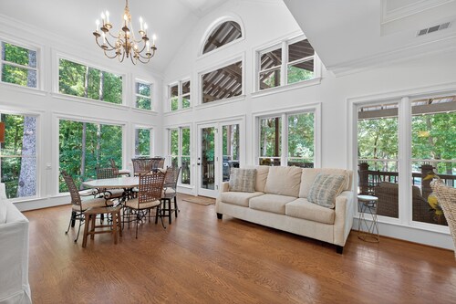 Lake Escape with Largest 2-Story Dock on Lanier