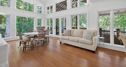 Lake Escape with Largest 2-Story Dock on Lanier