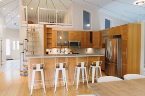 Microwave, oven, stovetop, dishwasher - Come and live your best Lowcountry Life! (Beaufort)