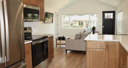Your Door County House - Newly Renovated - Steps from Sturgeon Bay Attractions