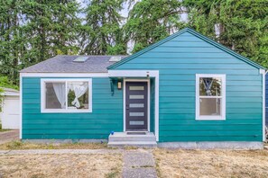 Exterior detail - Olympic Hills 2BR Home w/ Huge Yard + Tiki Bar (Seattle)