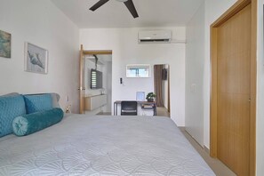 1 habitación, tabla de planchar con plancha, wifi y ropa de cama