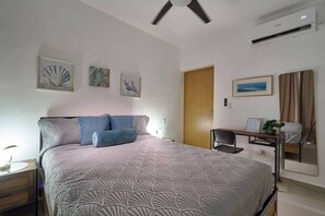 1 slaapkamer, een strijkplank/strijkijzer, wifi, beddengoed