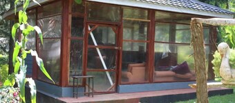 Cozy 1-bedroom apartment in charming Naro Moru with AC