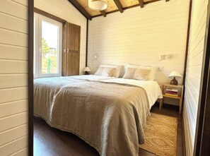 2 室のベッドルーム、アイロン / アイロン台、WiFi、ベッドシーツ