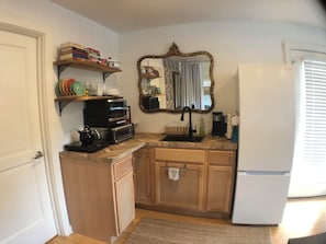 Fridge, microwave, coffee/tea maker, electric kettle