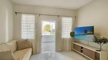 32–tuumainen äly-TV, jossa digitaalikanavat