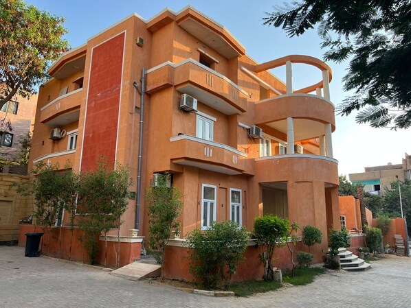 واجهة المنشأة