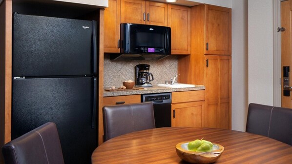 Fridge, microwave, dishwasher, coffee/tea maker