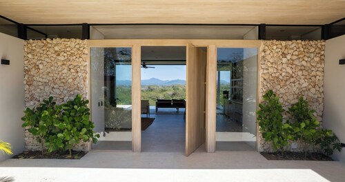 Casita Niaku by Wynwood House