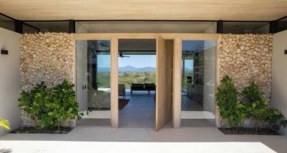 Casita Niaku by Wynwood House