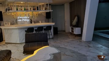 Bar (in der Unterkunft)