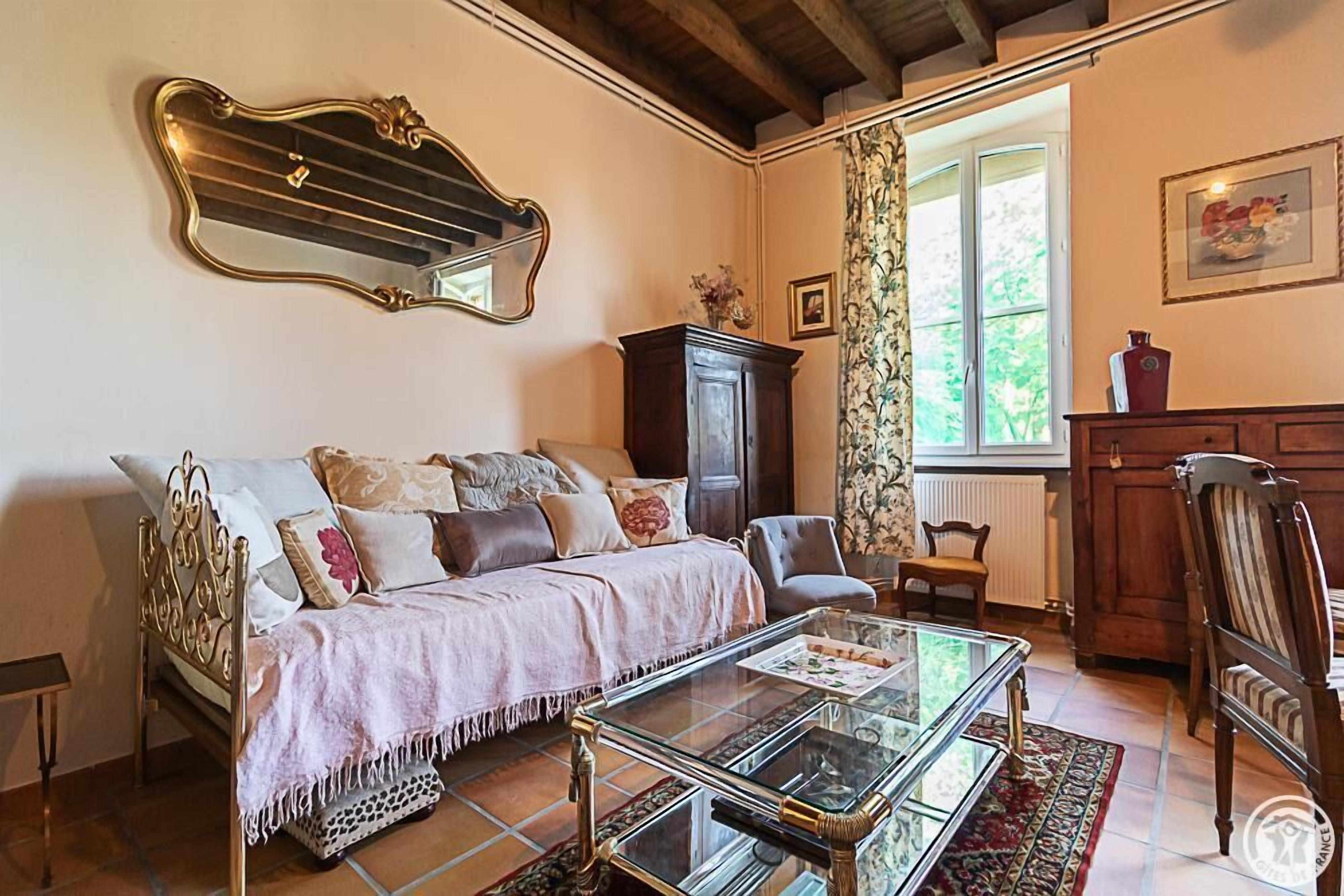 Télévision, baby-foot