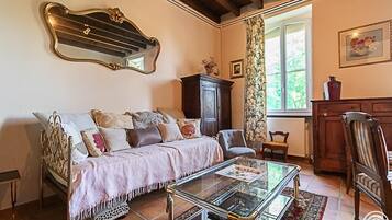 Télévision, baby-foot