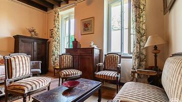 Télévision, baby-foot