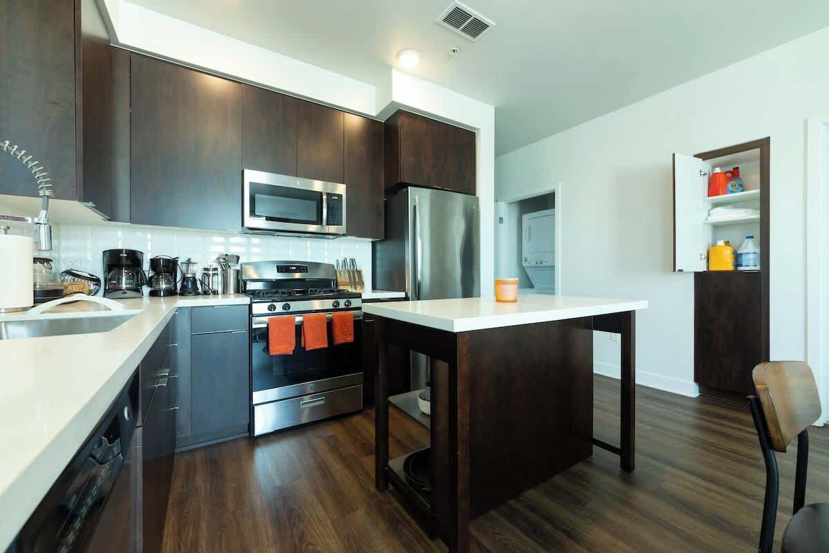 冰箱、微波炉、炉灶、洗碗机