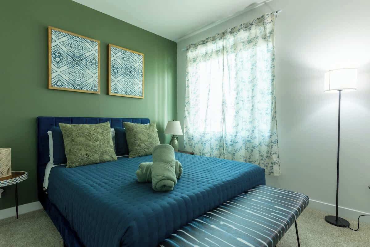 2 多间卧室、熨斗/熨衣板、WiFi、床单