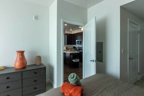 2 dormitoris, planxa i posts de planxar, wifi i roba de llit 