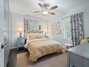 3 chambres, fer et planche à repasser, lit parapluie, Wi-Fi