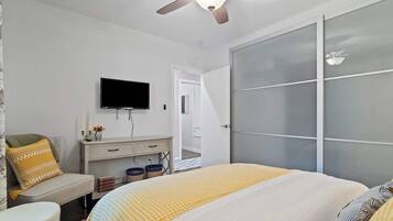 3 bedrooms, iron/ironing board, travel cot, WiFi