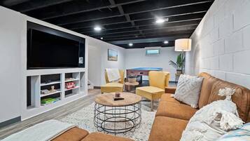 Televisión, oficina