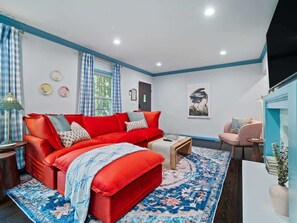 Televisión y oficina 