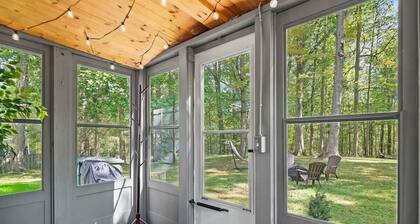 Renovated Cottage|Game Room|Fire Pit|Sleeps 8