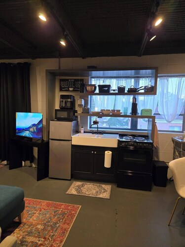 Bohemian Industrial Studio Apartment Near Hospitals and Colleges