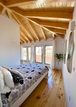 1 bedroom, iron/ironing board, Internet, bed sheets