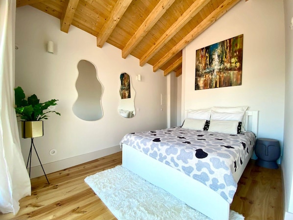 1 chambre, fer et planche à repasser, accès Internet, draps fournis