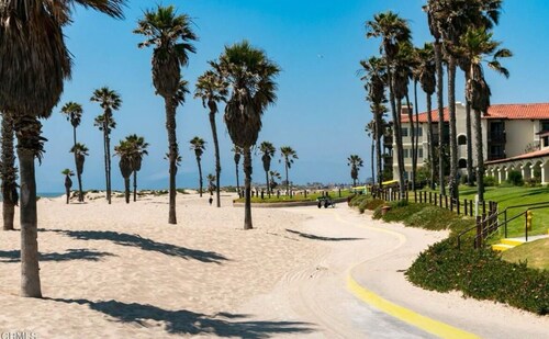 Perfect 2-bedroom beach condo in Oxnard