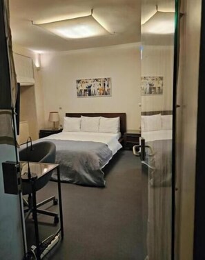 1 habitación, wifi gratis y ropa de cama