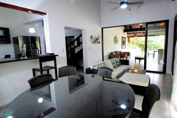 Family Villa, Pool View | Living area