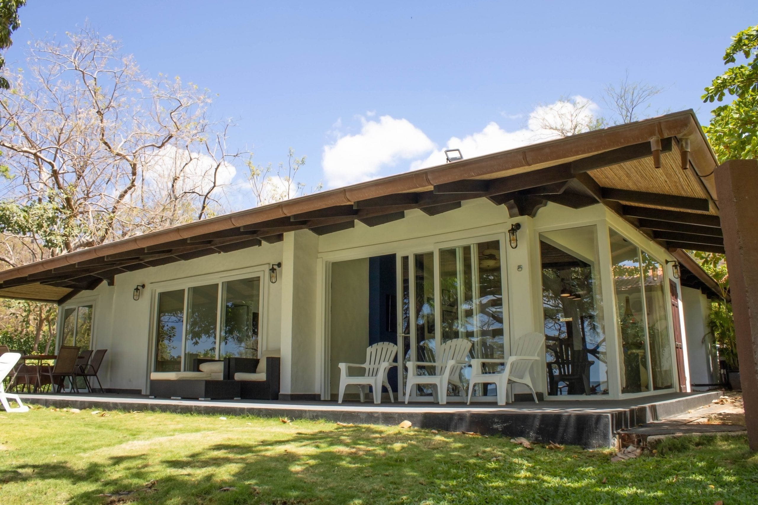 Panorama villa, 4 slaapkamers, aan het strand | Terras