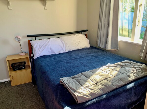 2 soverom, skrivebord og wi-fi (inkludert)