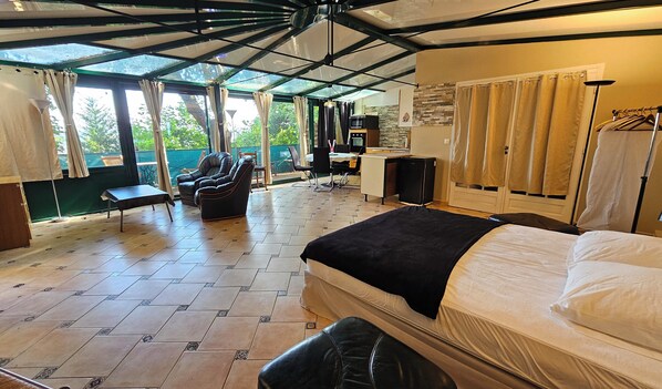 1 bedroom, iron/ironing board, WiFi, bed sheets - Beautiful loft for 2 with lovely terrace in a quiet location (Meulan-en-Yvelines)