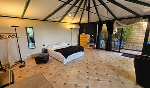 1 bedroom, iron/ironing board, WiFi, bed sheets - Beautiful loft for 2 with lovely terrace in a quiet location (Meulan-en-Yvelines)