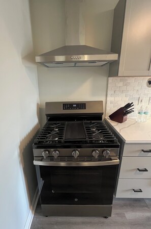 Private kitchen - Cozy Home with Private Office! (Dearborn Heights)