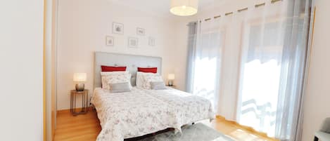 2 bedrooms, iron/ironing board, Internet, bed sheets