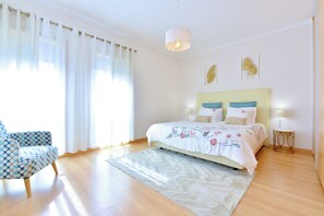 2 chambres, fer et planche à repasser, accès Internet, draps fournis