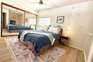 2 bedrooms, iron/ironing board, Internet, bed sheets