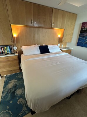 1 bedroom, in-room safe, desk, iron/ironing board