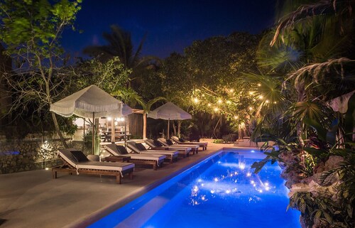 Casa Cenote: Spacious 5-Bedroom Villa w/Chef in Puerto Aventuras, Near the Beach