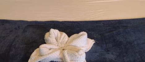 1 bedroom, desk, free WiFi, bed sheets