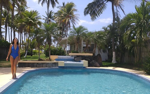 Toucan Family Bungalow at Jane's Beach Resort