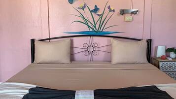 1 habitación, escritorio, wifi gratis y ropa de cama