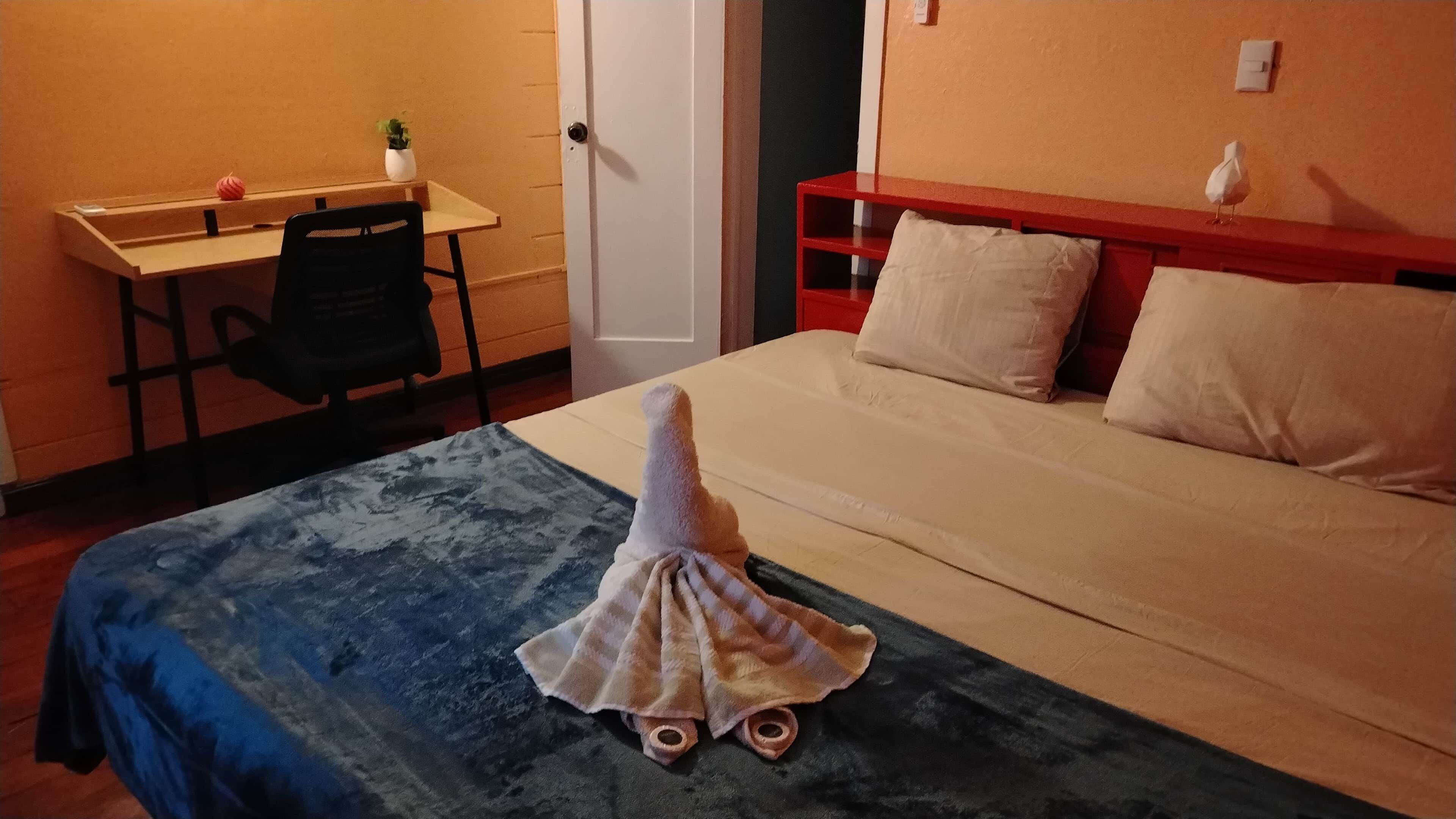 Hummingbird room -