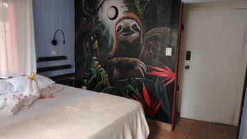 1 bedroom, desk, free WiFi, bed sheets