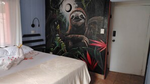 1 bedroom, desk, free WiFi, bed sheets